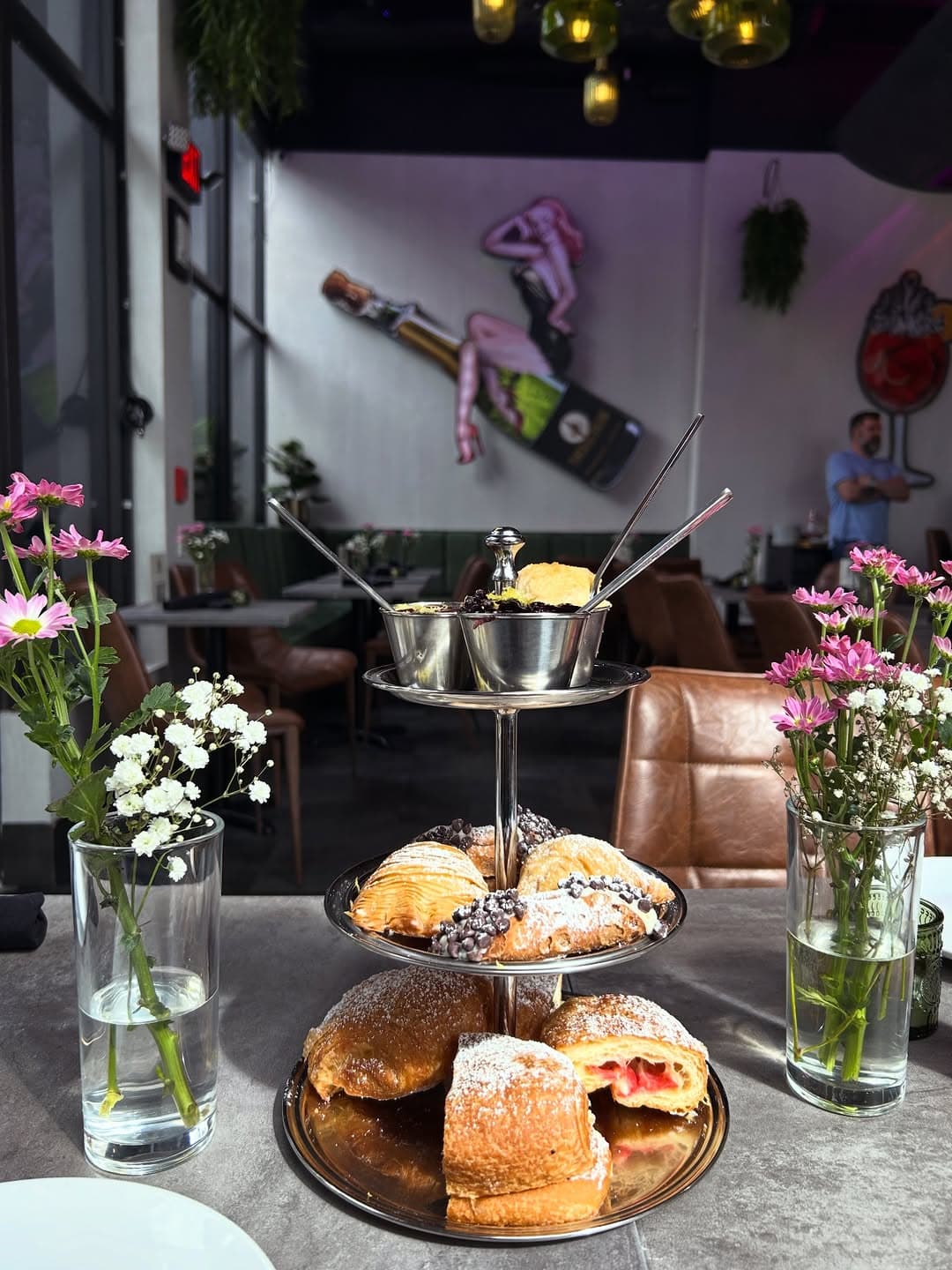 Through the Vine ambiance